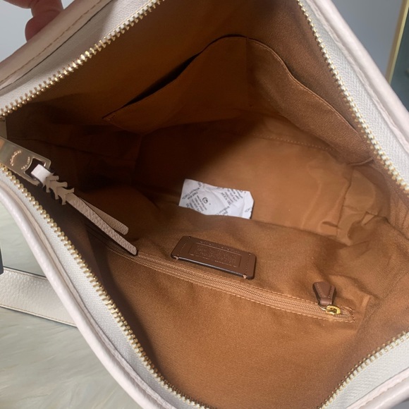 Coach Snoopy x Peanuts Bag Crossbody - Picture 9 of 16